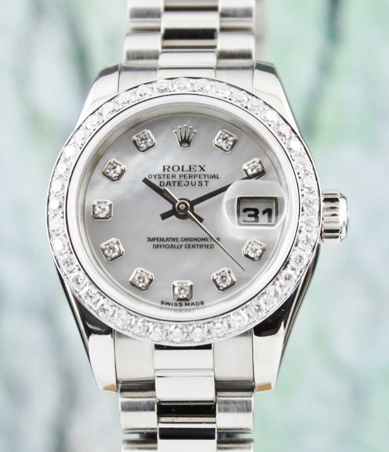 (image for) A ROLEX LADY SIZE 18K WHITE GOLD OYSTER PERPETUAL DATEJUST - 179179